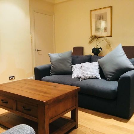 Large 2 Bedroom 2 Bathroom Apartment In Westminster ลอนดอน ภายนอก รูปภาพ