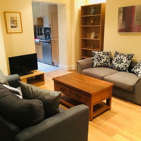 Large 2 Bedroom 2 Bathroom Apartment In Westminster ลอนดอน ภายนอก รูปภาพ