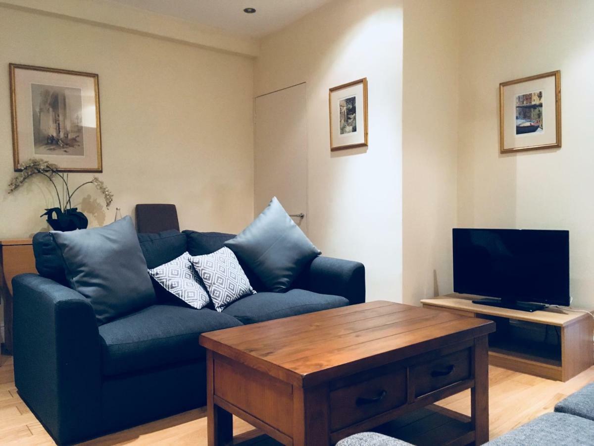Large 2 Bedroom 2 Bathroom Apartment In Westminster ลอนดอน ภายนอก รูปภาพ