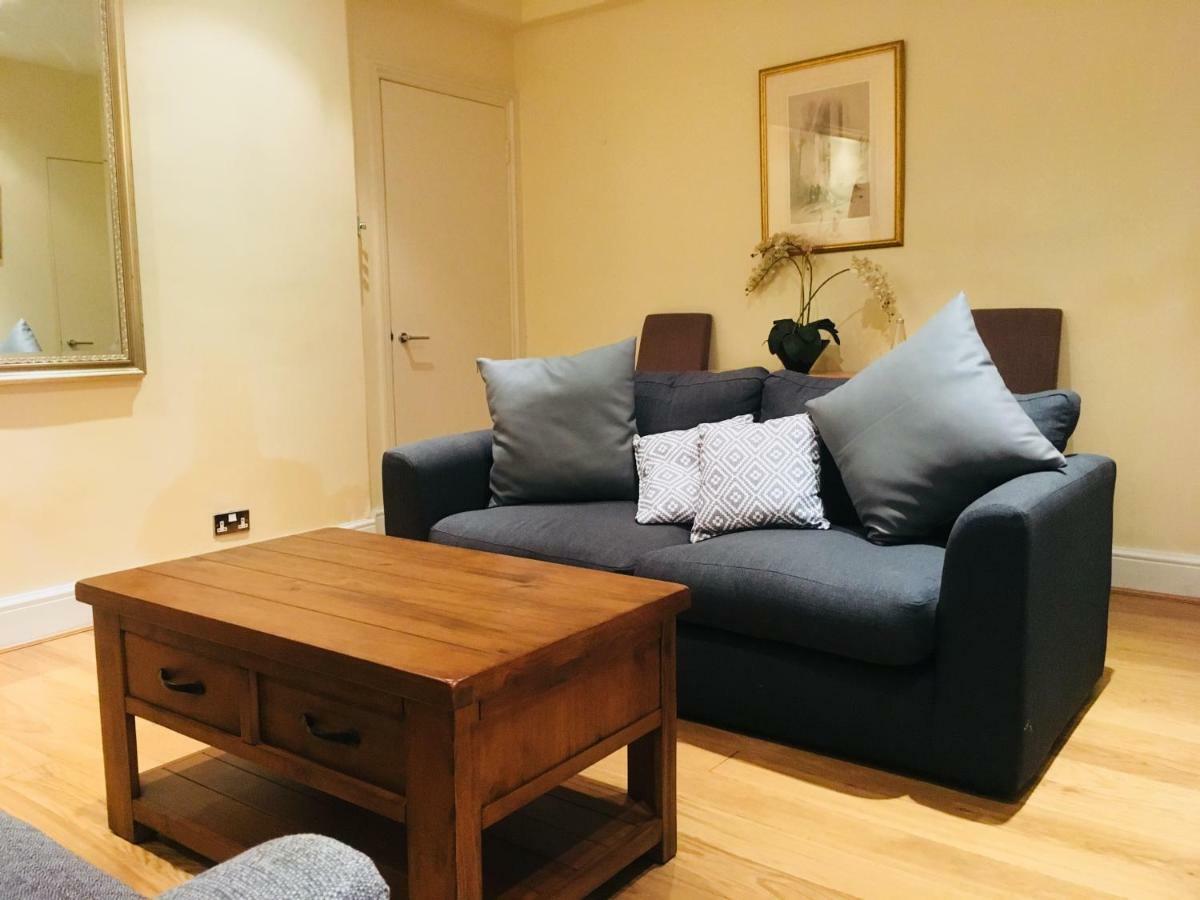 Large 2 Bedroom 2 Bathroom Apartment In Westminster ลอนดอน ภายนอก รูปภาพ