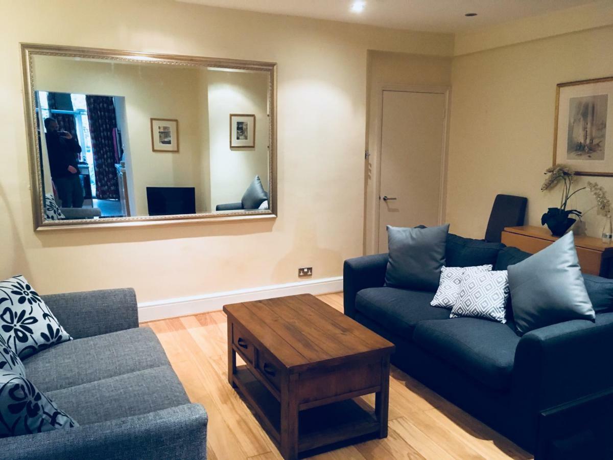 Large 2 Bedroom 2 Bathroom Apartment In Westminster ลอนดอน ภายนอก รูปภาพ